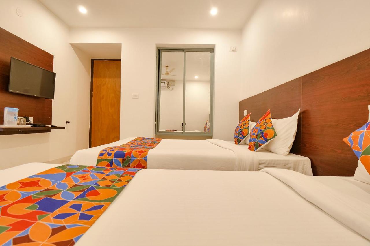 Fabexpress Krishna Suites Mysore Eksteriør billede