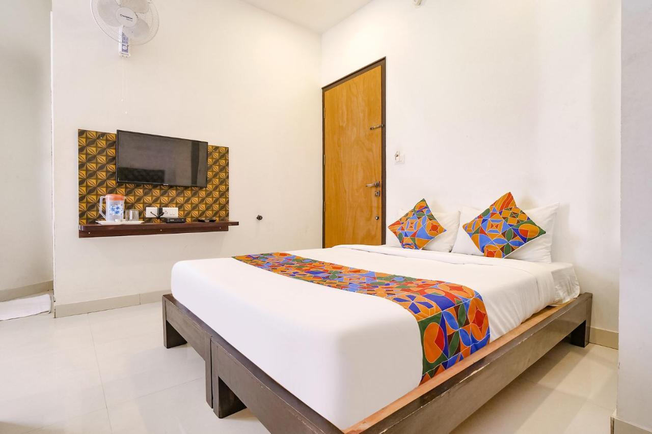 Fabexpress Krishna Suites Mysore Eksteriør billede