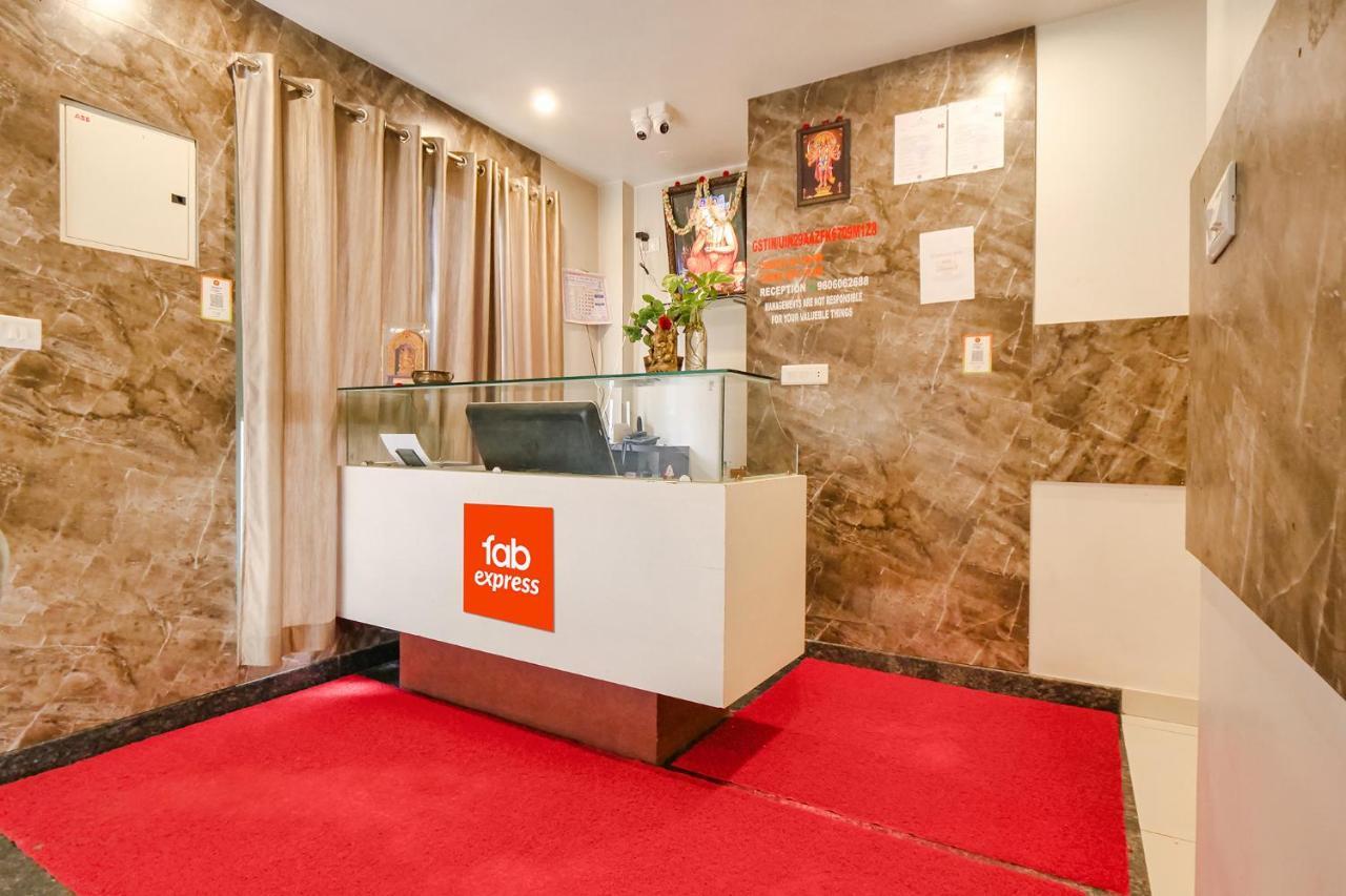 Fabexpress Krishna Suites Mysore Eksteriør billede